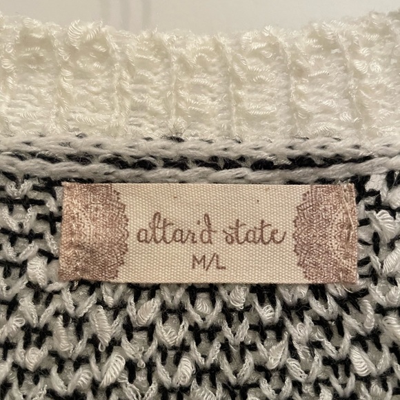 Altar’d state white sweater with black stars! Worn only once. - Picture 2 of 5